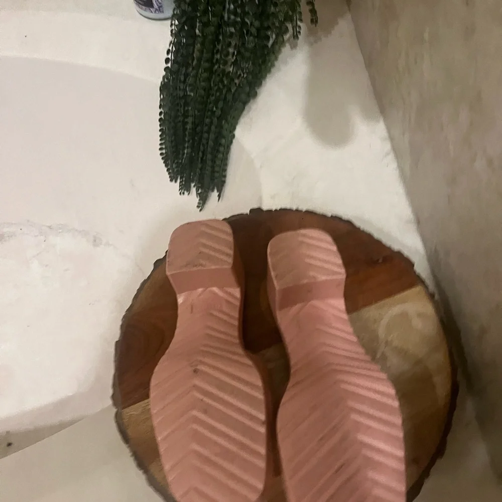 Gucci Light Pink Slide Mules - Picture 7 of 7